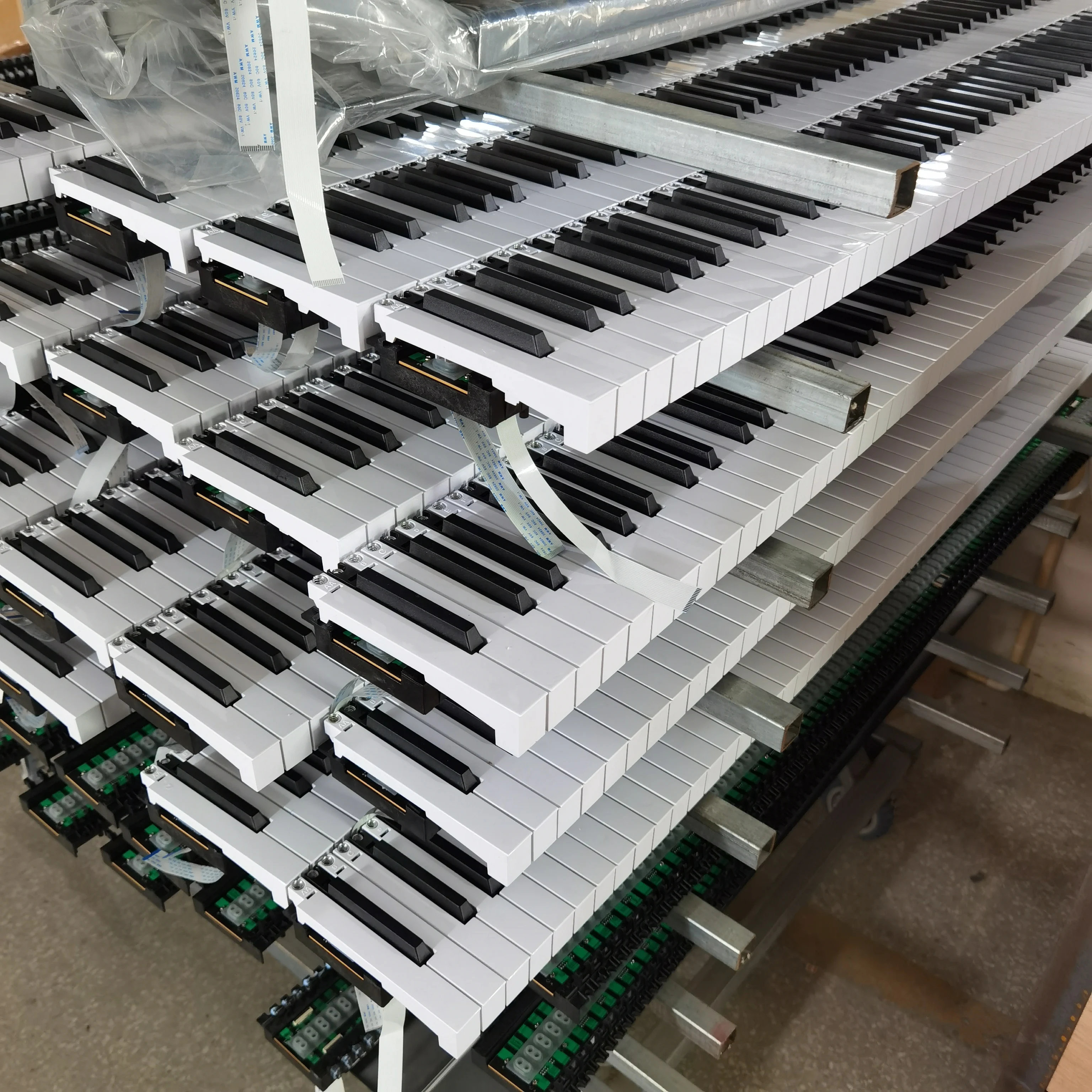 88 Keys Electronic Lithium Battery Midi Keyboard