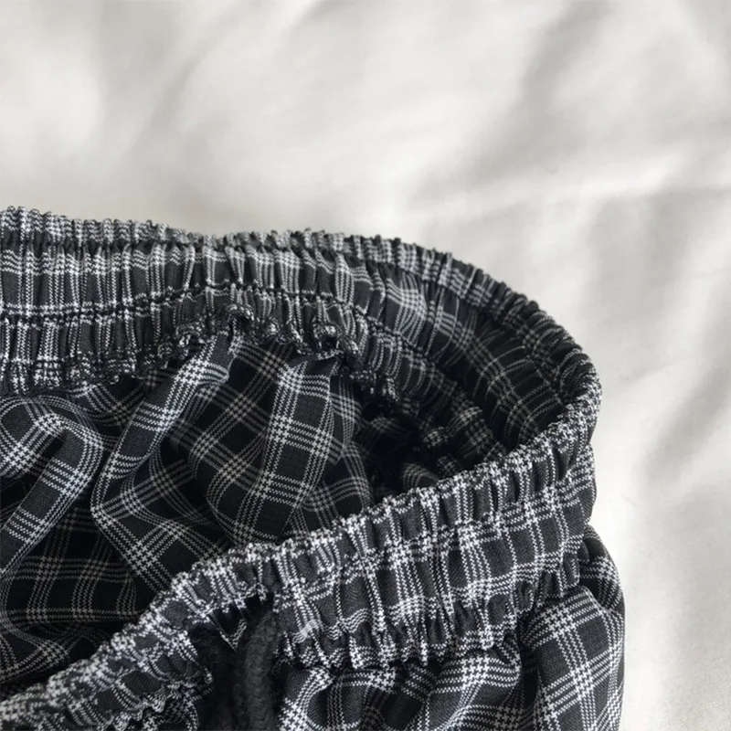 Рисунок 3 - Черные клетчатые шорты для женщин