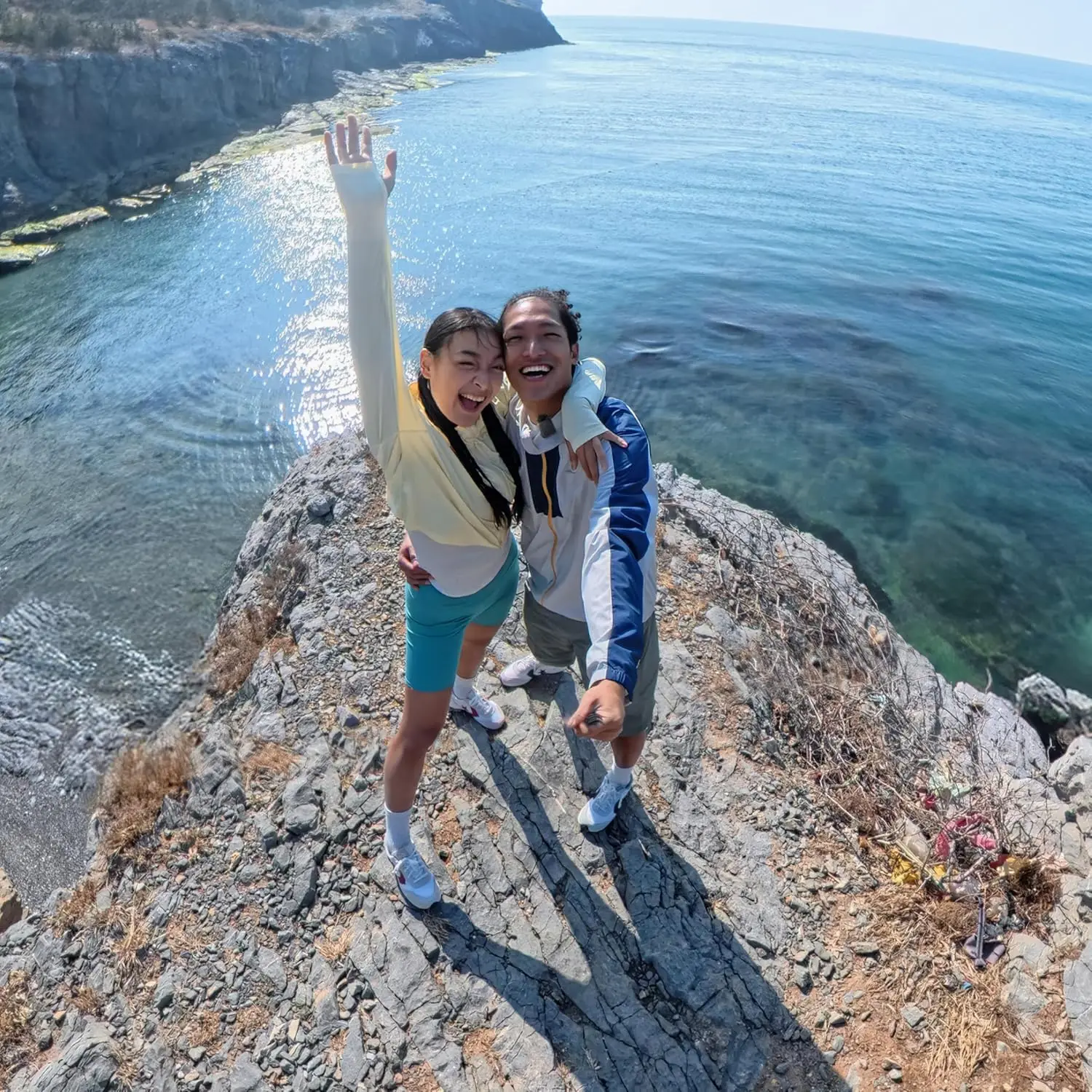 Insta360 X5/X4/X3/ACE PRO 마이크 어댑터 3.5mm 오디오 포트 및 USB-C 포트를 사용하여 마이크를 연결하고 카메라를 충전합니다.