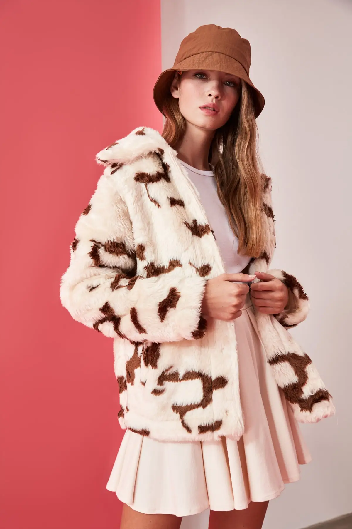 Трендовое плюшевое пальто с рисунком TWOAW20MO0112 | Женская одежда