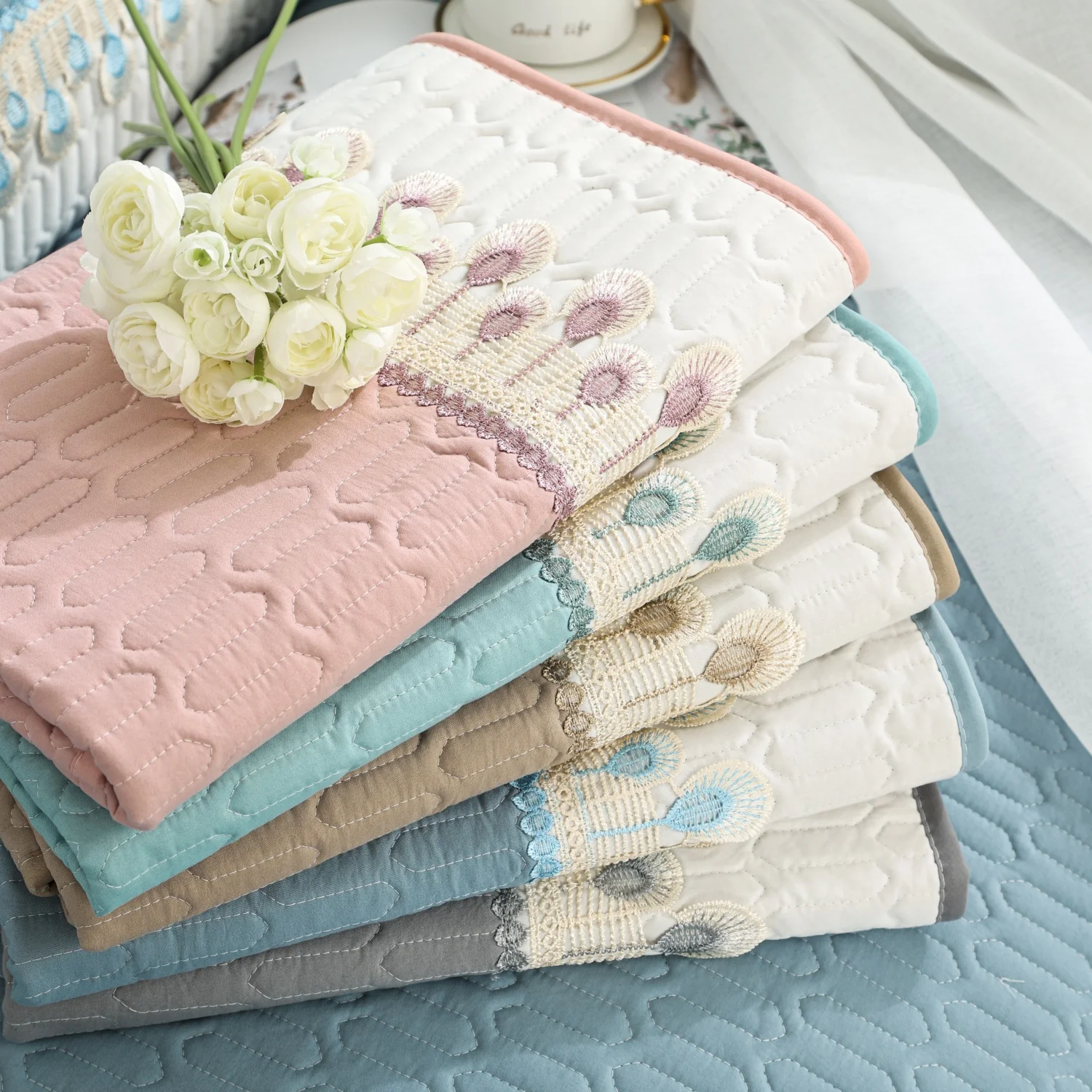 1pc Luxurious Feather Embroidery Quilted Sofa Cover Protects and Enhances Couch Elegant Home Decor Sofa towel sofa cover sofa towel furniture cover