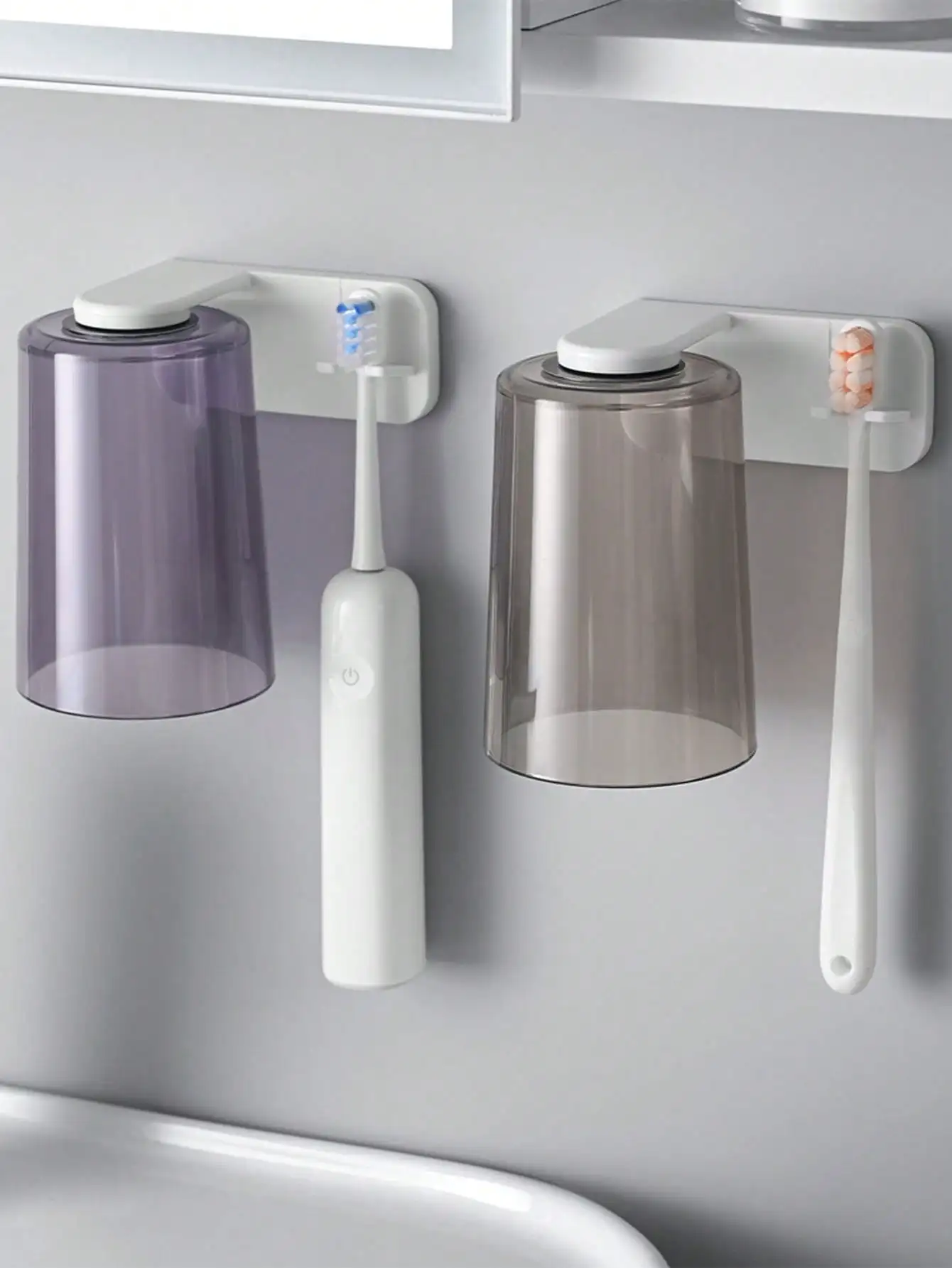 1/2 Magnetischer Mundspülbecher mit umgekehrter Halterung, kann ohne Bohren im Schrank aufbewahrt werden, einfache Zahnbürste für zwei Personen_voghion.com