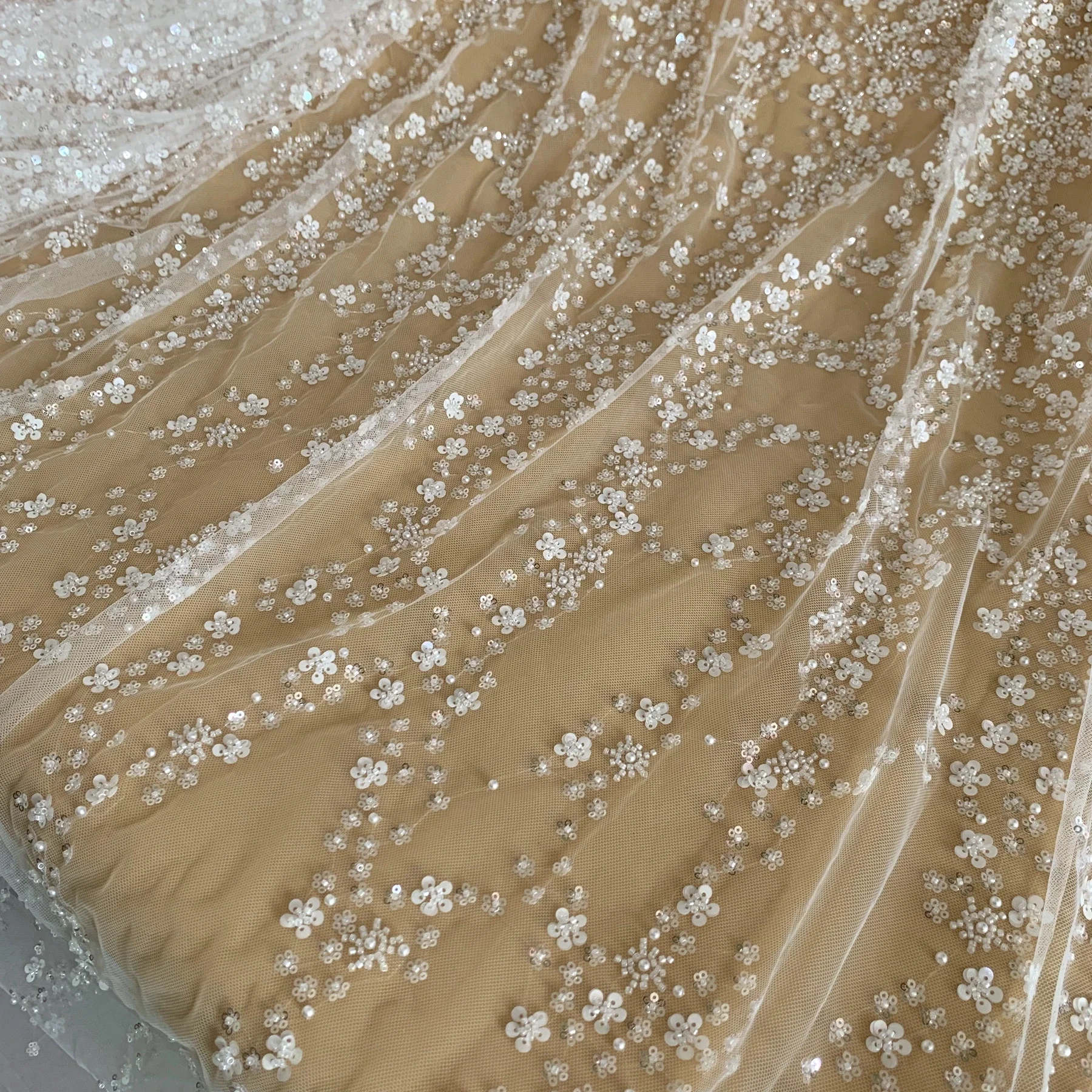 

Тюль с бусинами и блестками с вышивкой, кружево белого цвета, новинка 2023, 1 ярд, ширина 130 см, роскошная кружевная ткань