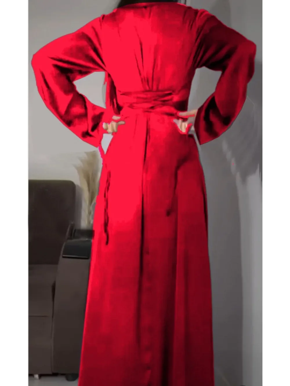 جلابية موف ساتان بتفصيلة فيونكة لامعة