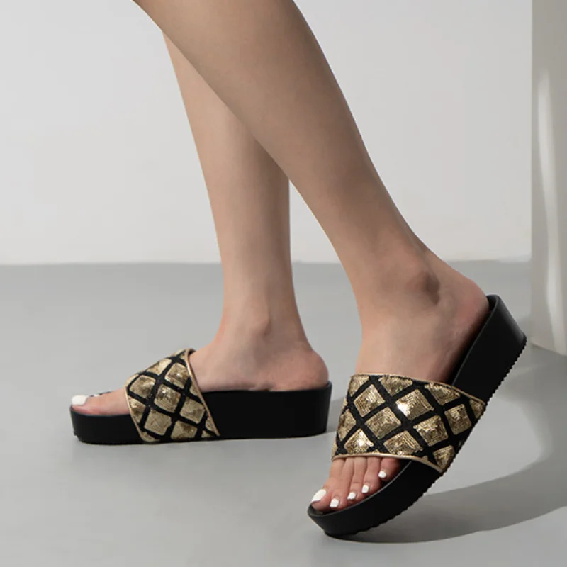 

Platform Woman Shoes Summer 2023 Shiny Sequin Women's Flip Flops Outdoor Flat Bottom Mid Heels Beach Slippers Female Slides
