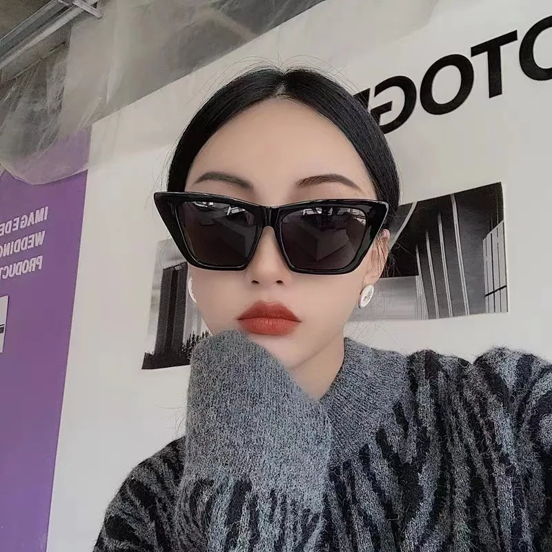 Retro Punk Big-framed Cat's Eye Sunglasses Woman New Trend Street Photography Hip-hop Styles Fashion Show Sunglasses
