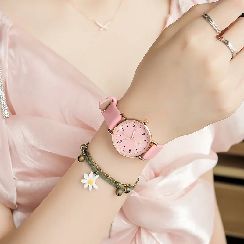 

Women Watches Small Daisy Watch Female Student Green College Style Retro Versatile Quartz Watch Ladies Watch Luxury Watches