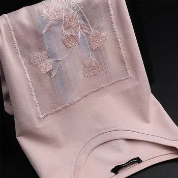 T-shirt a maniche corte in puro cotone con ricamo floreale di nuova moda estiva T-shirt con scollo a tinta unita allentata casual da donna 1