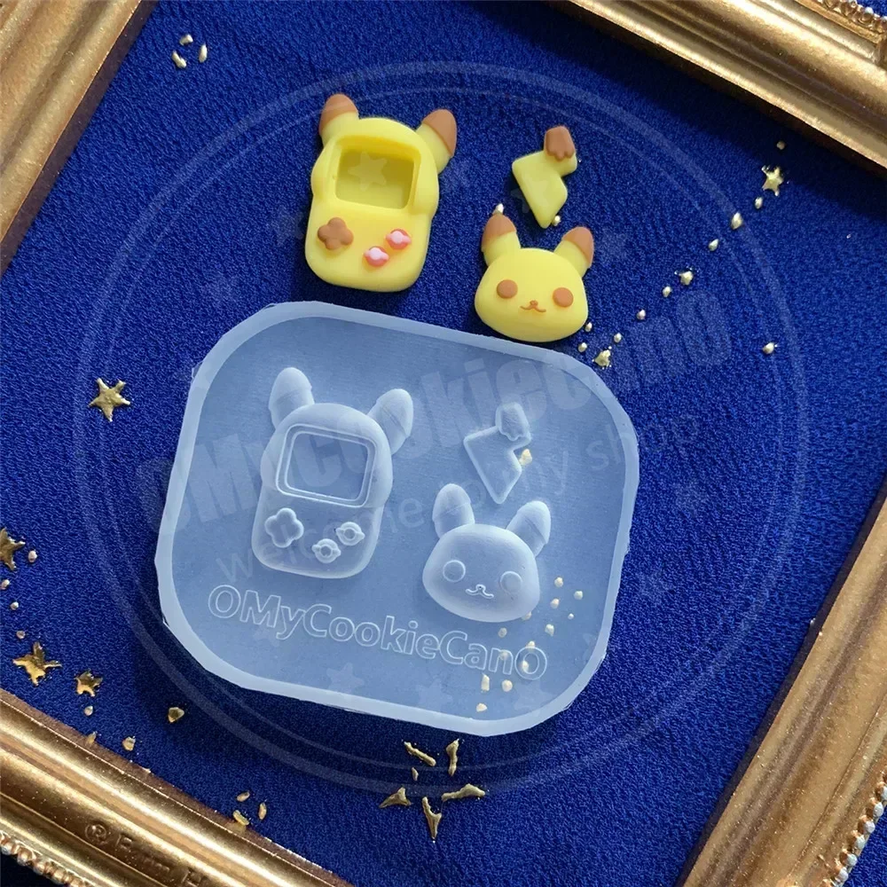 Transparent Mini Game Machine Shaker Mold for Silicone Resin Drip Film - Anime Inspired Cute Design (2025 Edition)