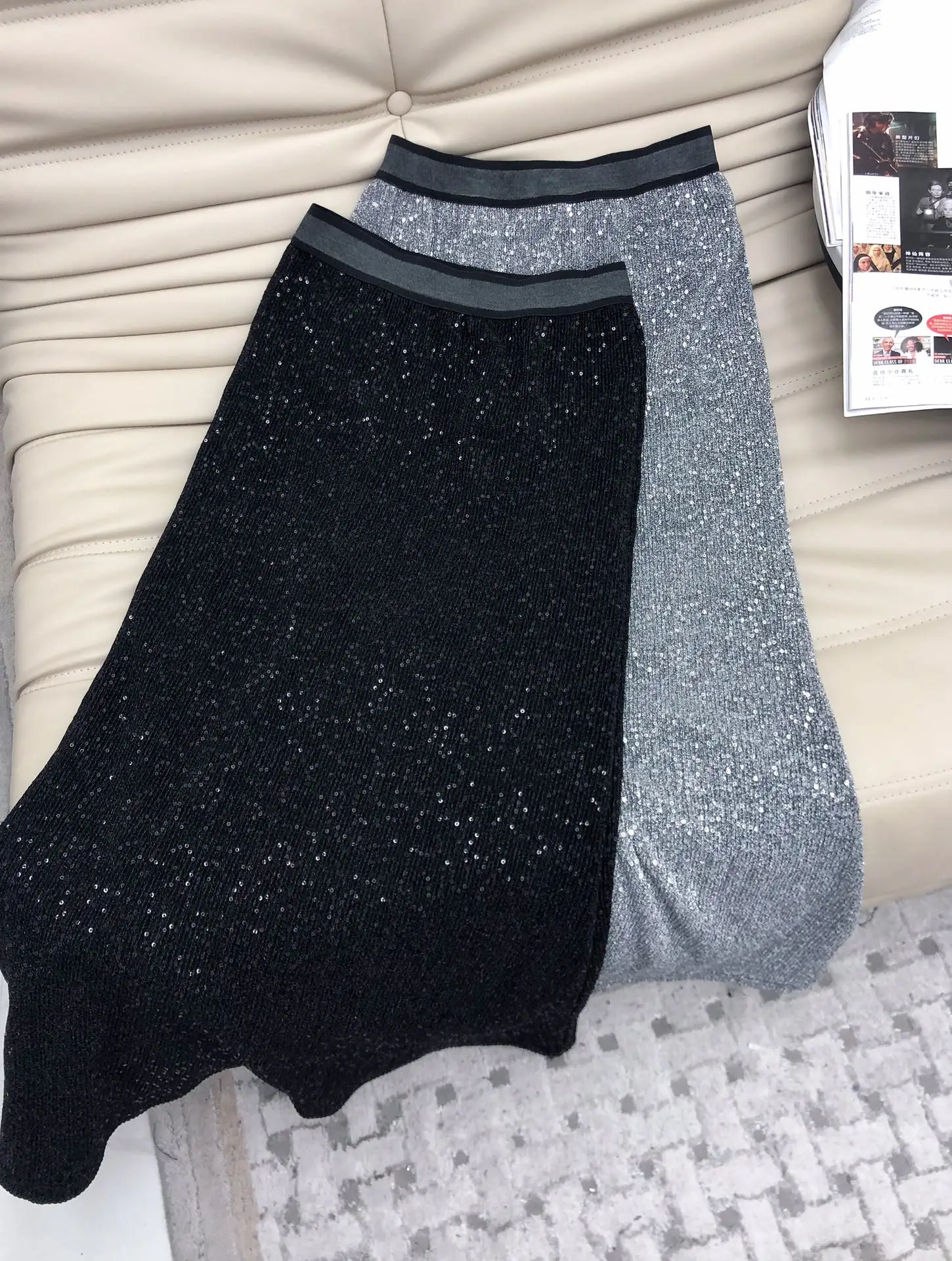

New women's clothing for spring and summer 2023 Fashion High Waist Sequins Package Hip Skirt 0430