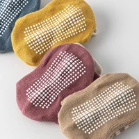 3 paires/lot chaussettes pour enfants pour garçons filles coton lettre enfants chaussettes Sport décontracté fille garçon enfant en bas âge bébé sol chaussette courte antidérapante 4