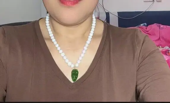 

Green Jade Leaf 18K Gold Inlaid Hetian Pendant WHITE pearl necklace 925 silver clast High Quality Wholesale