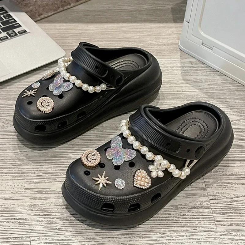 Women Clogs 2025 New Arrival Soft EVA Thick Platform Slippers Comfortable Garden Shoes Exquisite Fashion Girls Beach Sandals 2