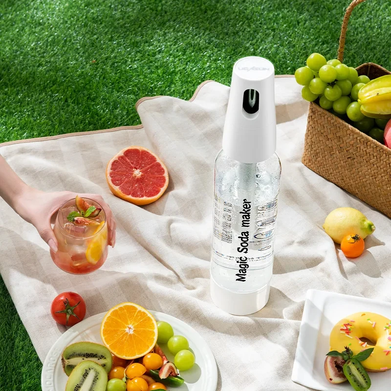 Soda Bubble Water Machine 1000ml Portable Self-made Carbonated Beverage Manual Soda Water Machine DIY Sparkling Juice Lemonade
