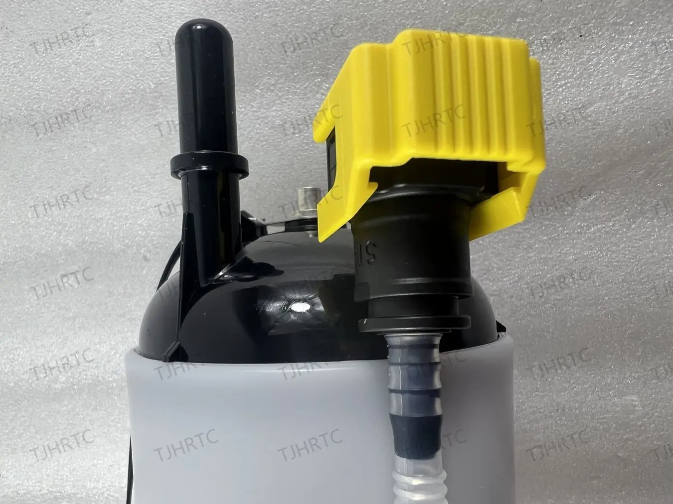 Land Rover fuel filter is suitable for Range Rover Executive 10-12 gasoline 5.0T fuel transmitter LR043154 A2C31720400Z