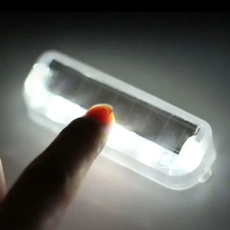 Luce di collisione anti-posteriore per auto a LED solare Cablaggio di avvertimento anti-collisione Sensore di vibrazione della luce libera Luce di respirazione lampeggiante - immagine 4