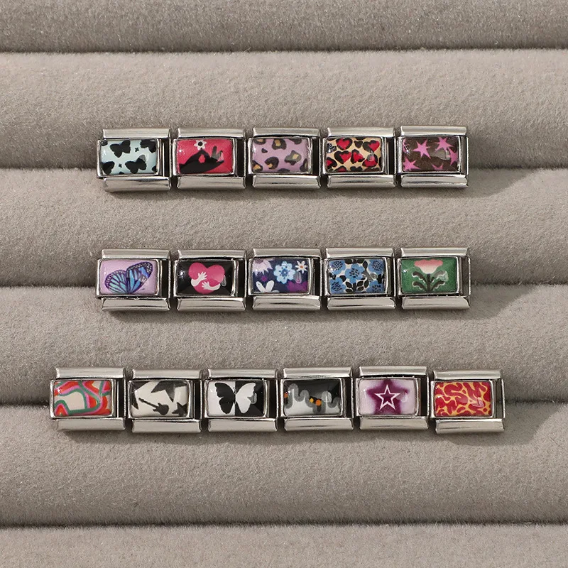 Wholesale Bracelet Stainless Steel Keys Features, Synthetic shutter!