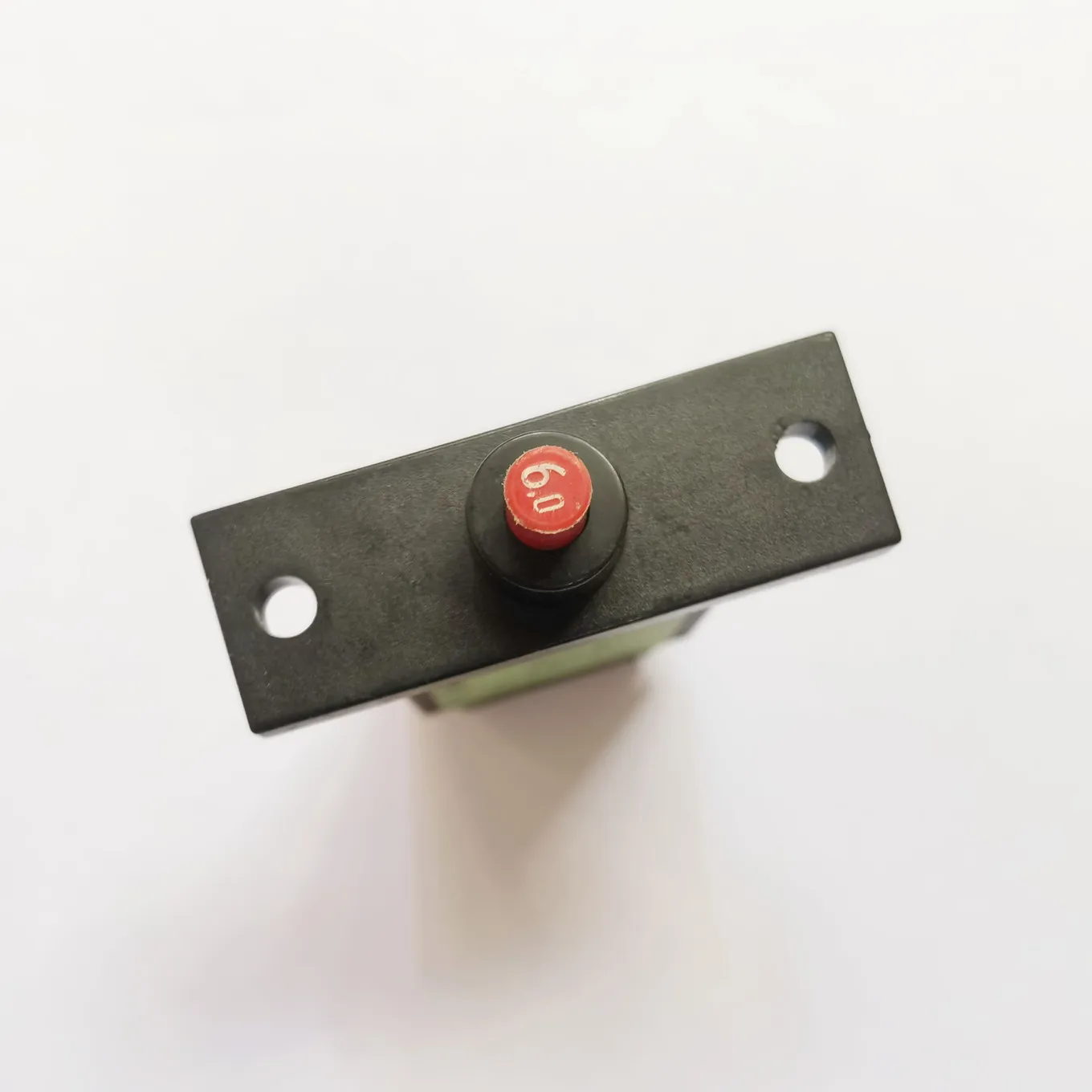 novo switch de protecao por sobrecarga 100 original 6a 8a240vac 01