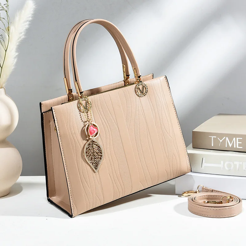 

Осенне-зимняя новая сумка через плечо для женщин 2023 Лидер продаж простая элегантная вместительная стильная сумка на одно плечо для женщин