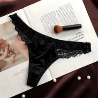 String en dentelle creuse pour femmes, Satin brillant, soie lisse, taille basse, sous-vêtements avec nœud, Lingerie sans couture 2