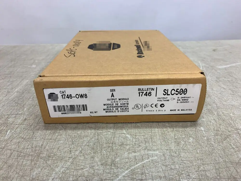 

AB 1746-OW8 /A SLC 500 8-Point Relay Output Module NEW SEALED