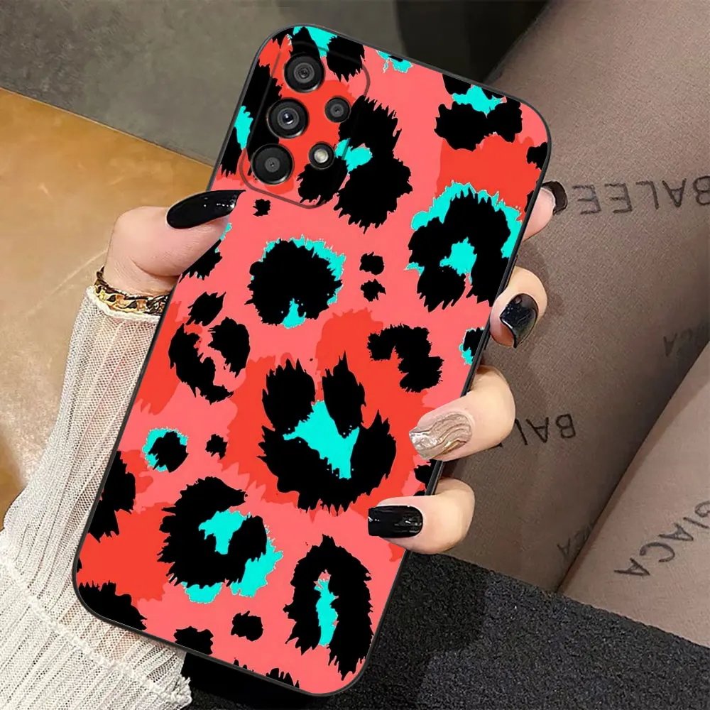 Chic Leopard Print Phone Case