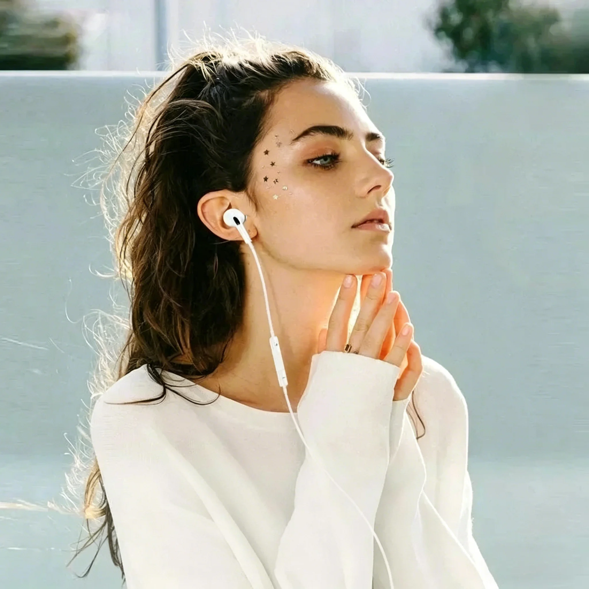 Premium Wired Earphones with USB-C, Lightning & 3.5mm Connectivity