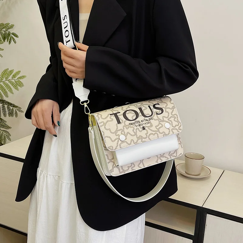 

Advanced Trendy Line Letter Commuter Shoulder Bag 2024 New Fashion Women's Bag Underarm Crossbody Wholesale