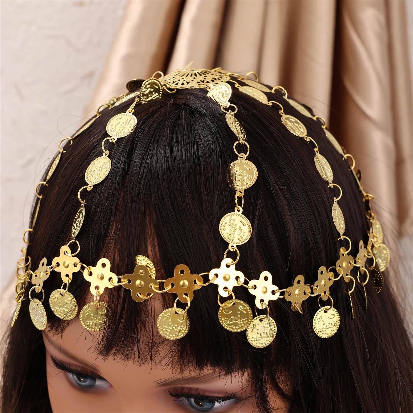 

Женский свадебный головной убор с маленькой монеткой