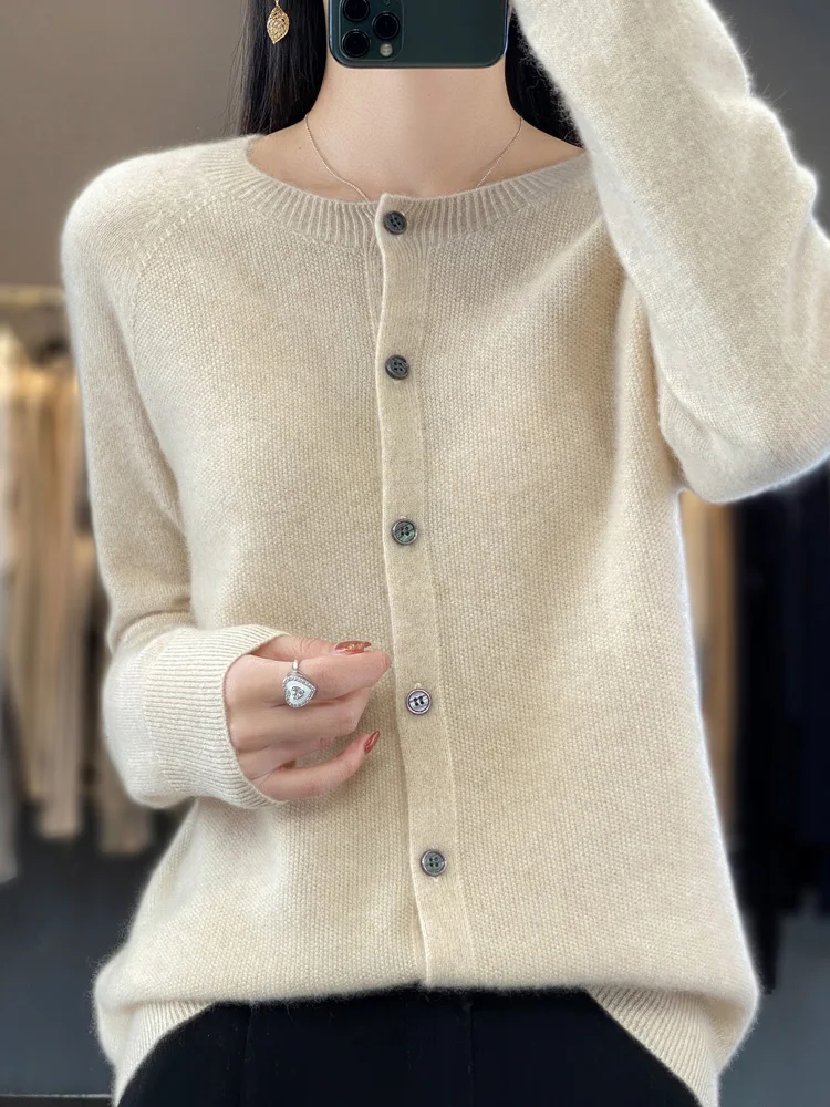 รูปสินค้า เสื้อกันหนาว Merino 100% อบอุ่นสบาย ใส่ได้ทุกฤดู