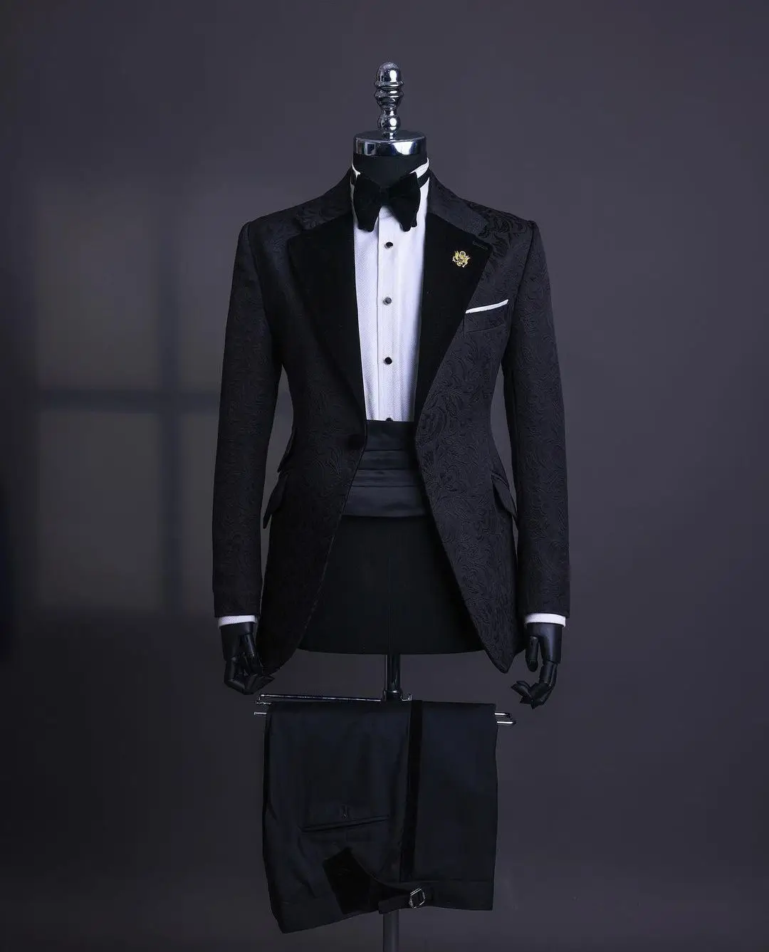 Jacquard Blazer Black Pants 2 Pieces Men Suits One Button Peaked Velvet Lapel Formal Party Wedding Groom Plus Size Tailored