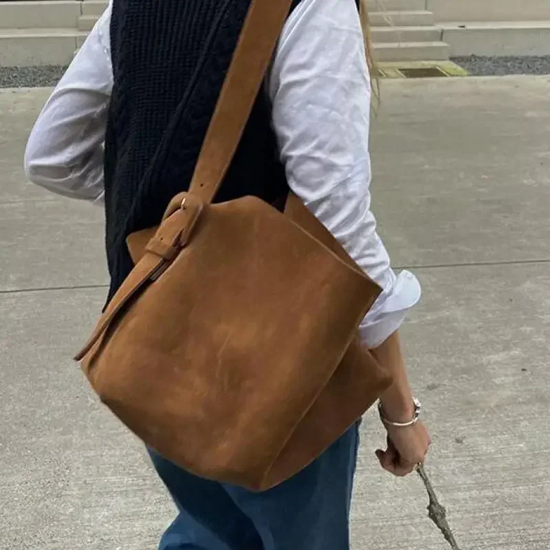 

2023 New Suede Bucket Bag Women's Shoulder Bag Shoppers Large Capacity Handbag Fashion Casual Versatile Crossbody Bag For Women