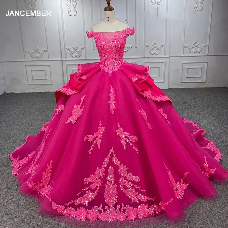 Элегантное пышное платье из органзы;