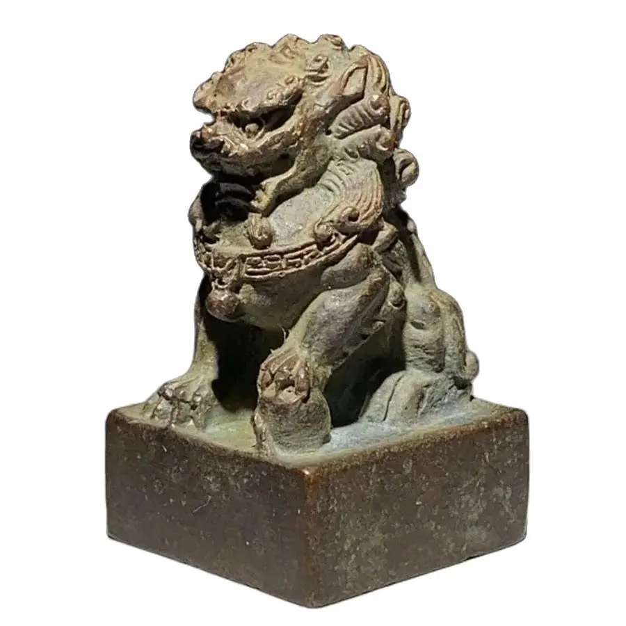 

Antique bronze seals, lion seals, decorations, old objects, secondhand goods, old bronze antiques statue
