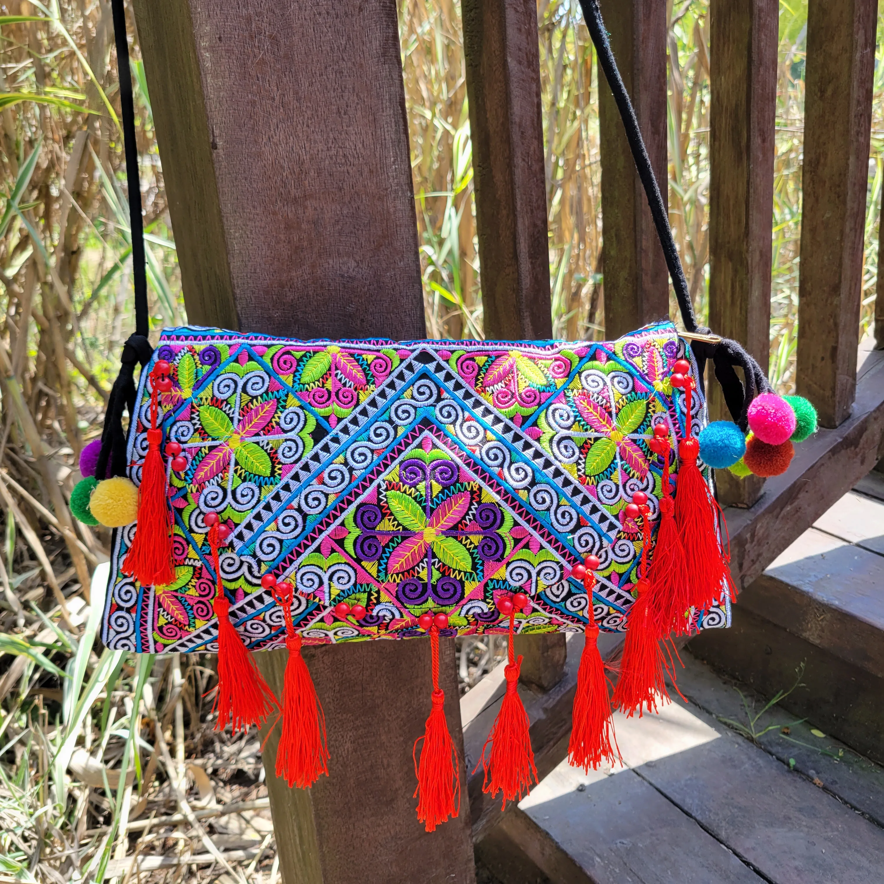 

Сумки через плечо с вышивкой для женщин, летние холщовые сумки ручной работы, винтажные сумки с кисточками, женские чехлы