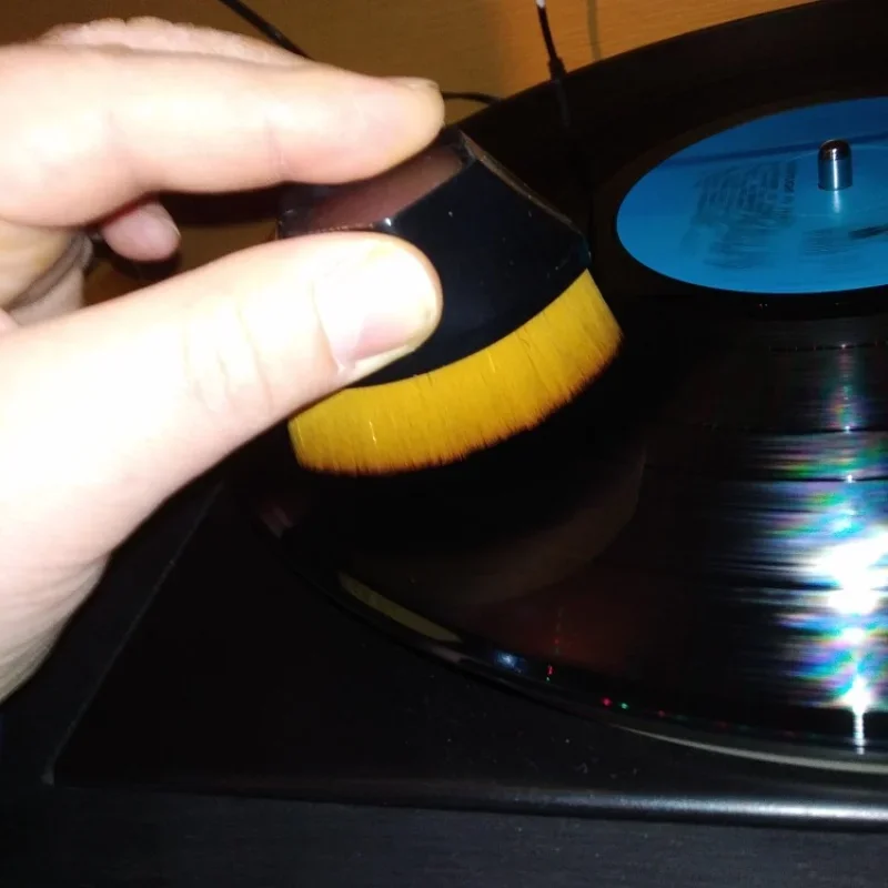Premium Anti-Static Vinyl Record Cleaning Brush with Carbon Fiber Bristles