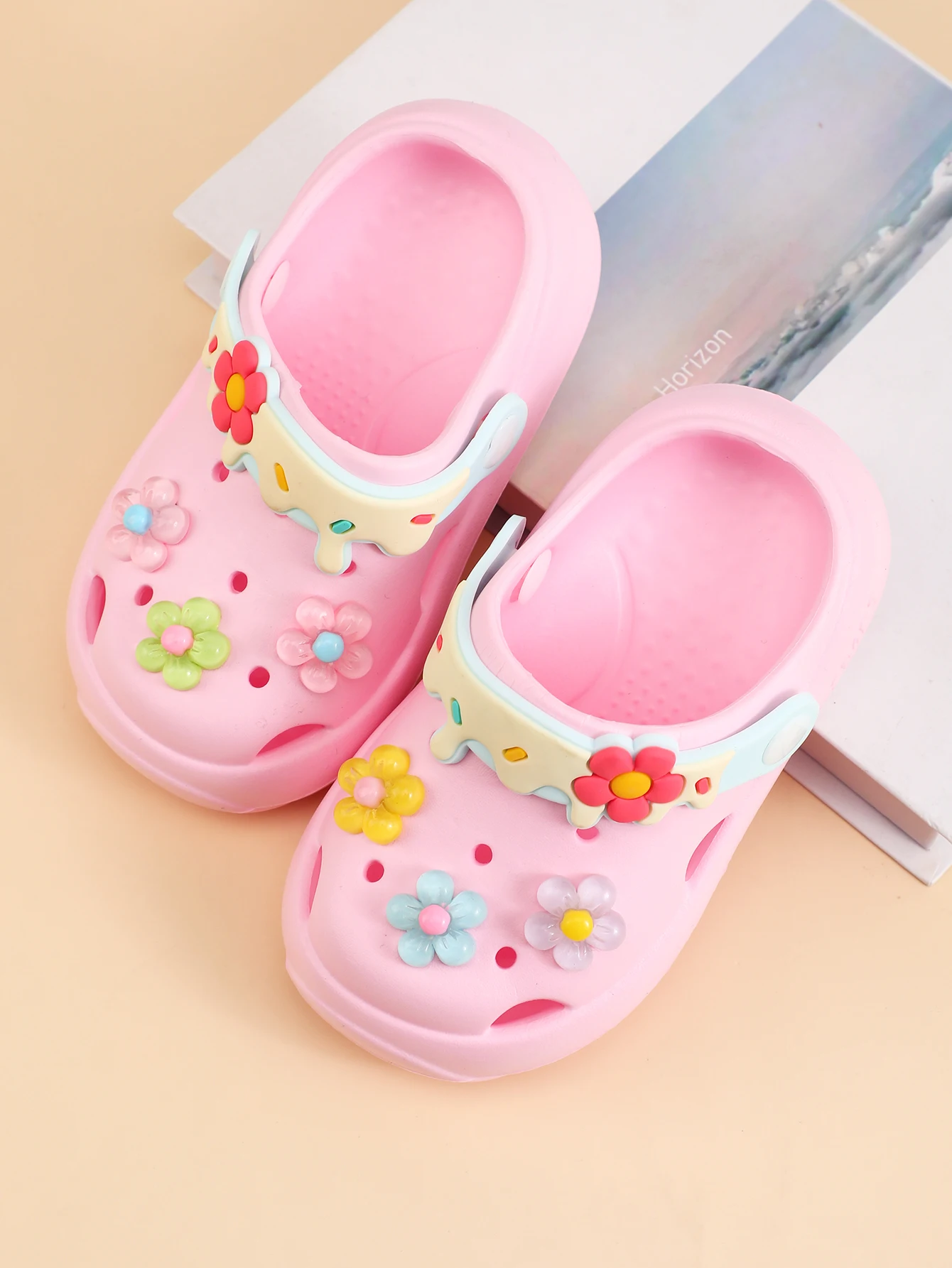 Children's Slippers Fashion Cute Flower Girl Sandals Breathable Non-slip Indoor and Outdoor Garden Beach Slippers Outdoor Sports