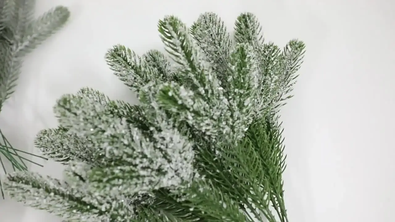 24 Rami Di Pino Artificiali Verdi Con Aghi - Decorazioni Natalizie Per Albero, Centrotavola, Fai Da Te E Matrimoni - 2