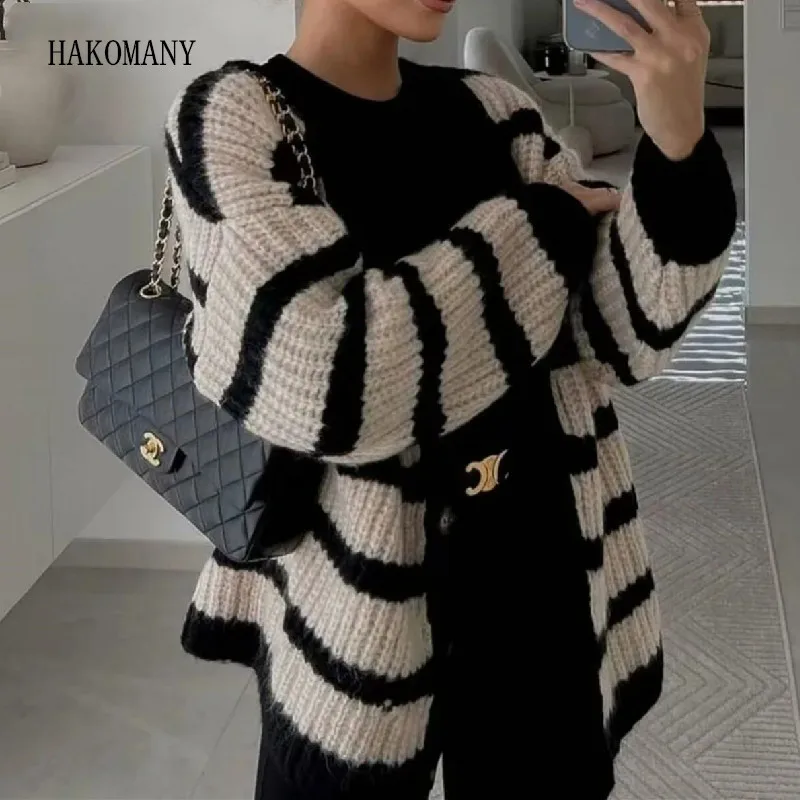 

2023 Women V neck Black White Striped Knitted Cardigan Long Sleeve Single-breasted Buttons Loose Sweater