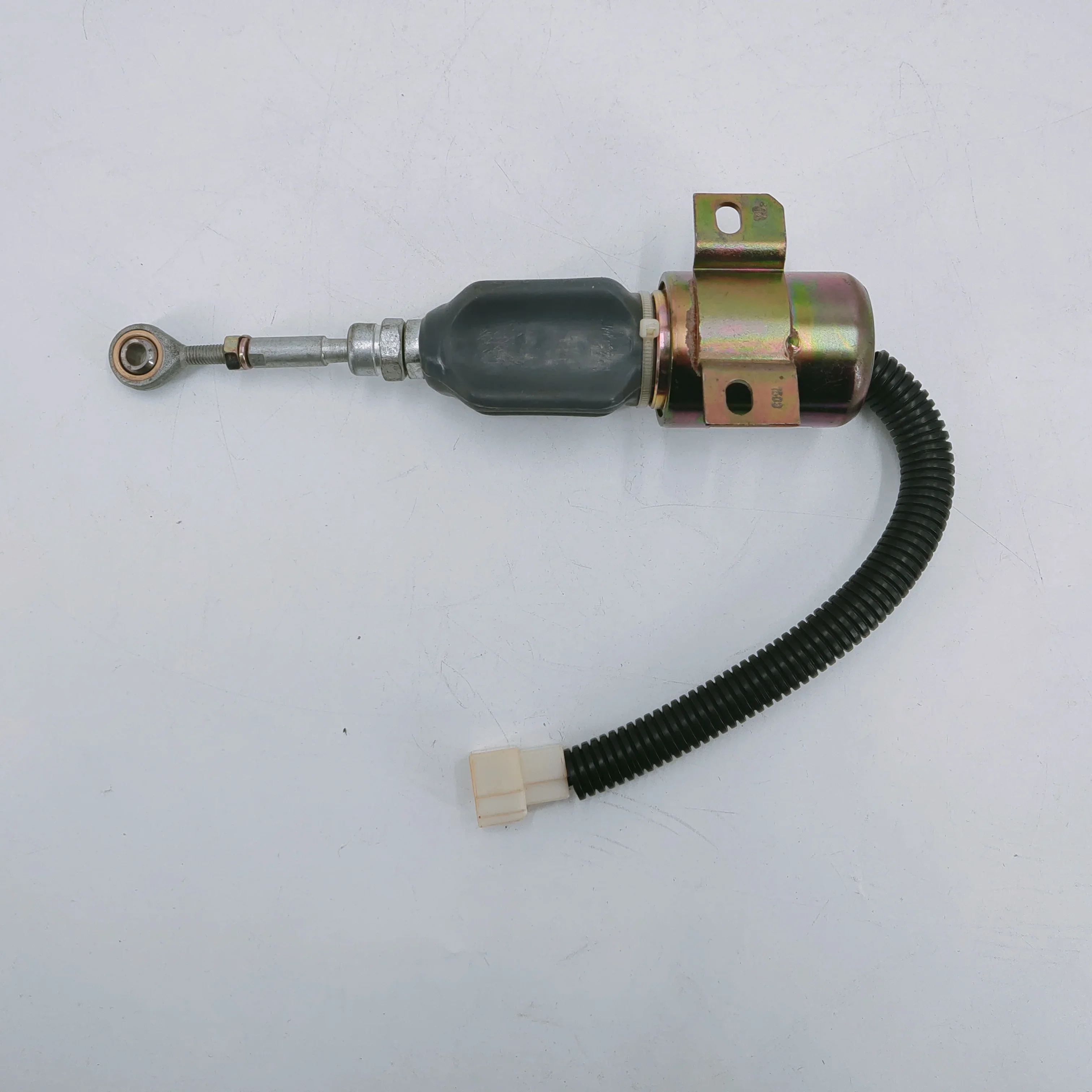 

For excavator accessories Yuchai YC 50 60 85 135-8 flameout solenoid valve switch oil stop valve oil stop valve