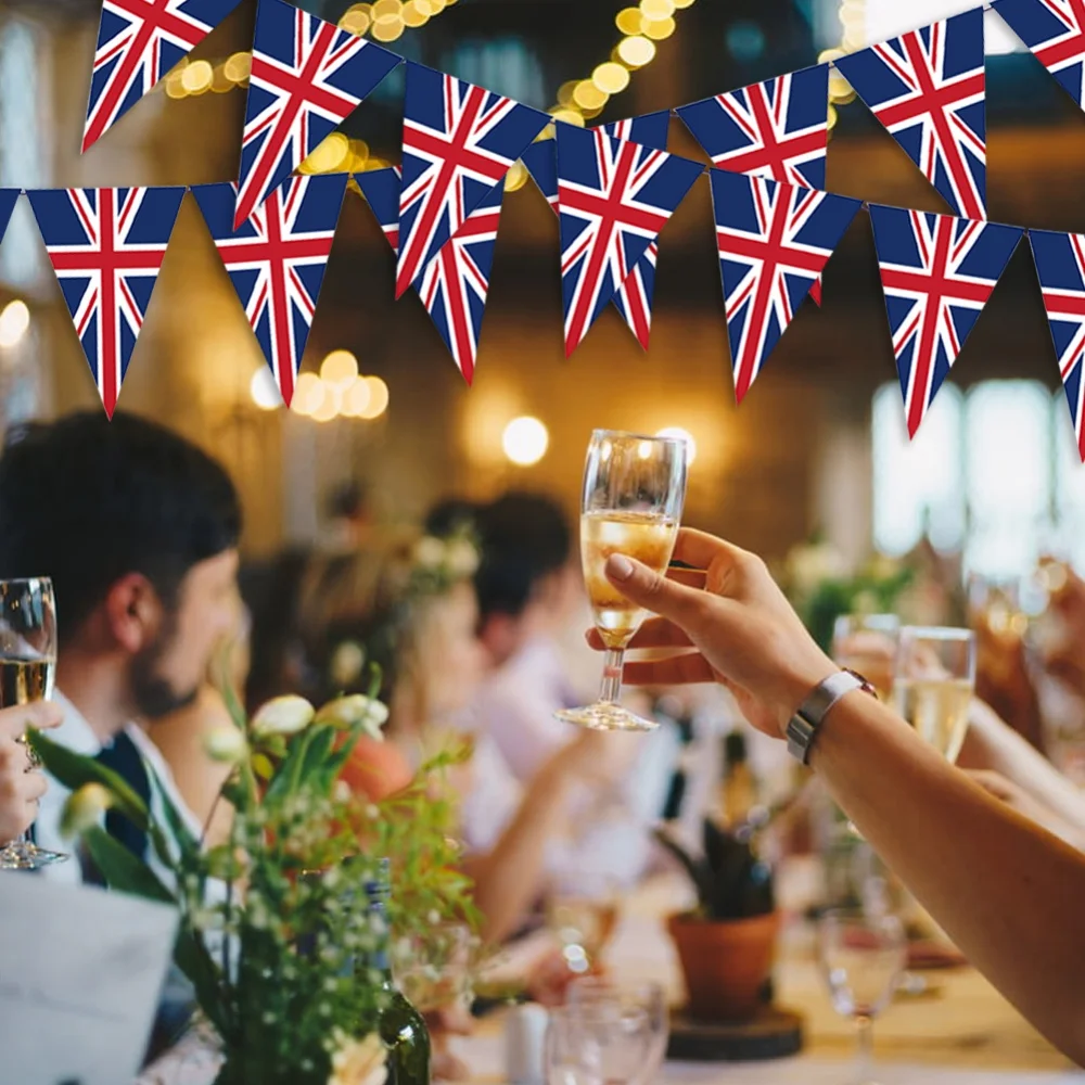 124Pcs UK British Flag Union Jack Party Supplies Tablecloth/Napkins/Cups/Paper Plates Dinnerware Set Hanging Banner Decoration 4