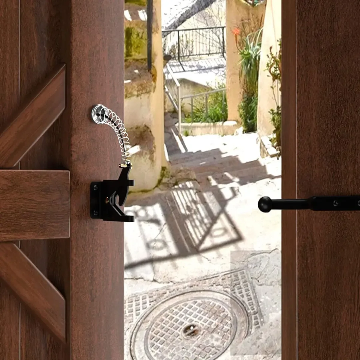 Self-Locking Gate Latch Carbon Steel Post Mounted Fence Gate Latch Heavy Duty Automatic Gravity Lever Locking Fence door latch