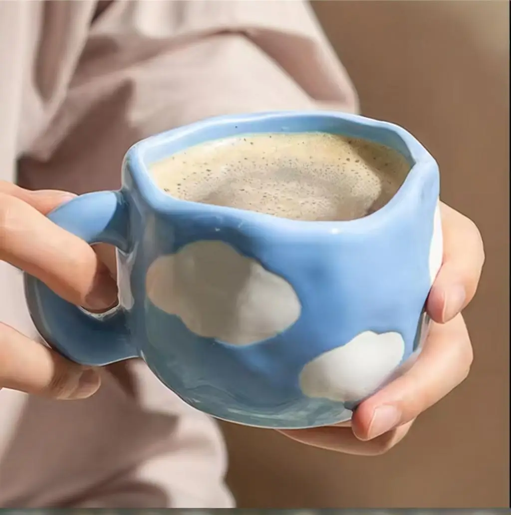 كوب قهوة على شكل سحابة بيضاء مبتكرة وجديدة مطلية ي...