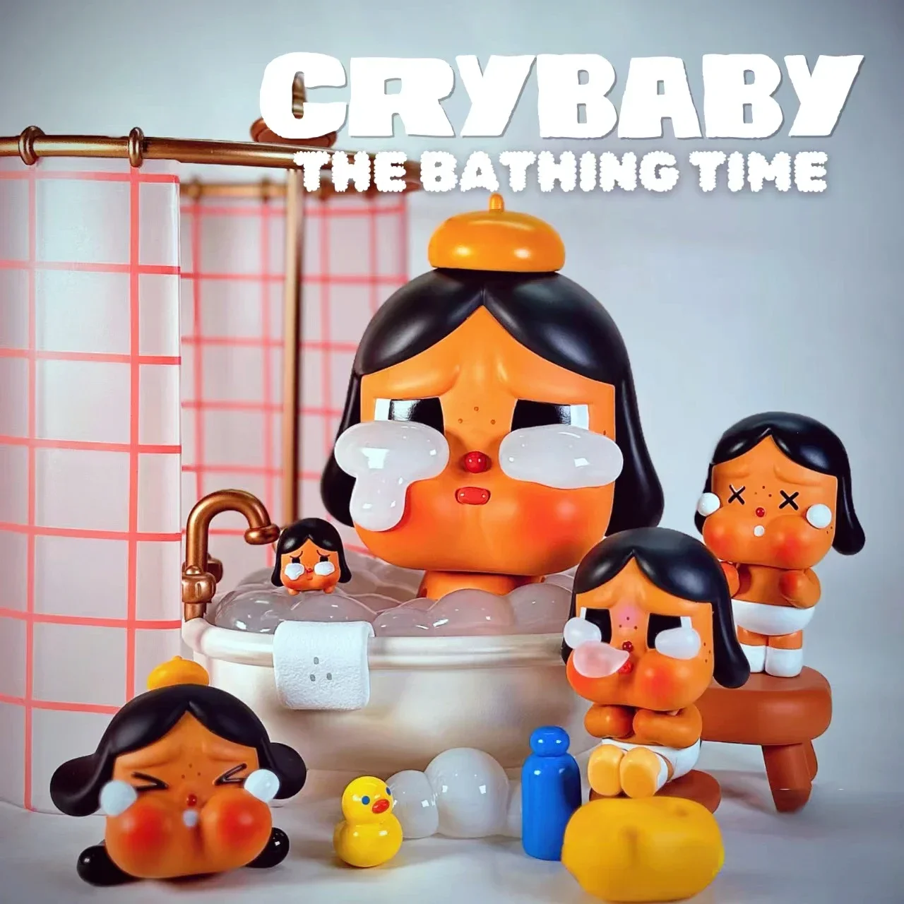 Экшн-фигурка CryBaby в виде пузырьков во время купания