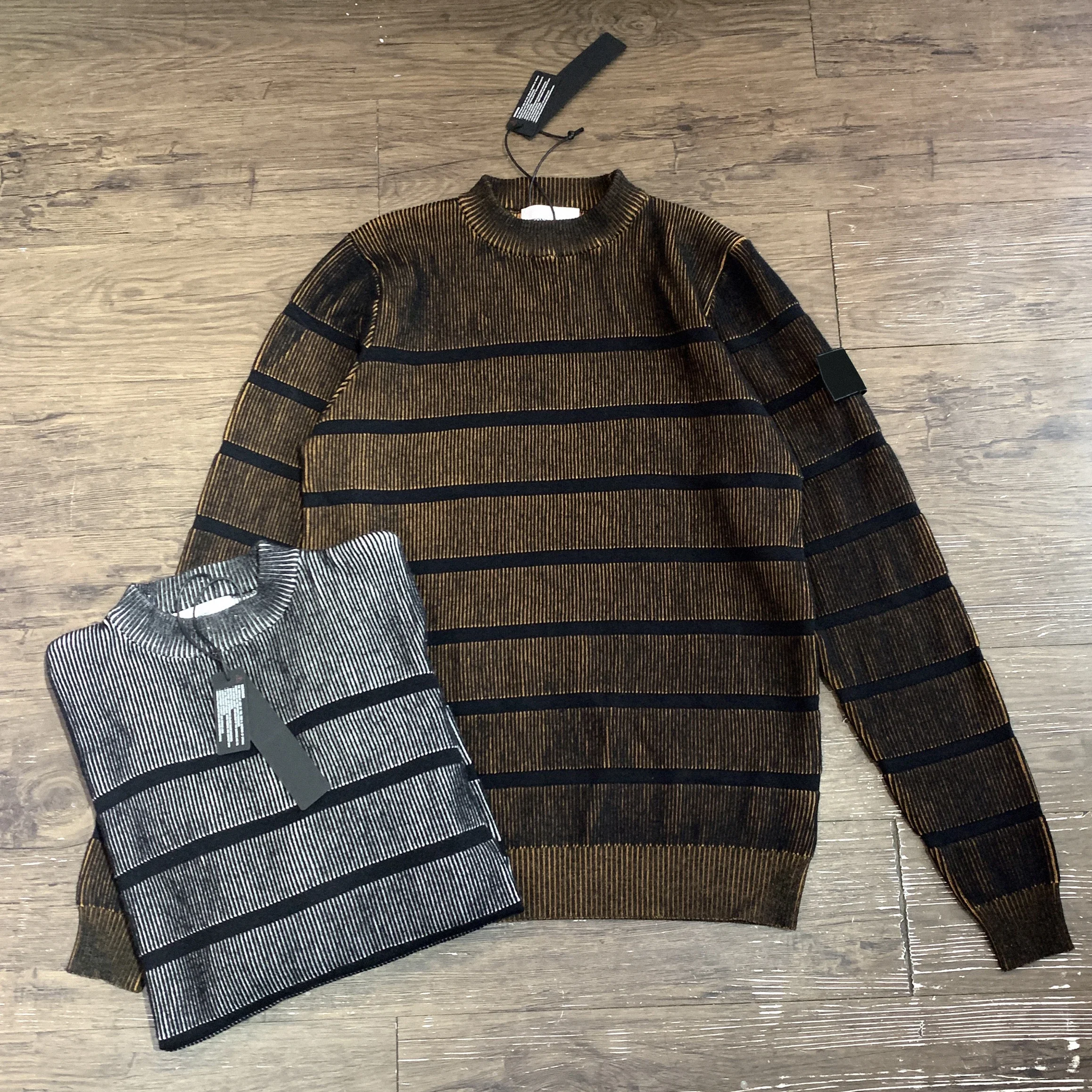 

2023 autumn and winter new striped knit sweater high -quality fashion trend, wild warm needle knitted kravis,both men and women