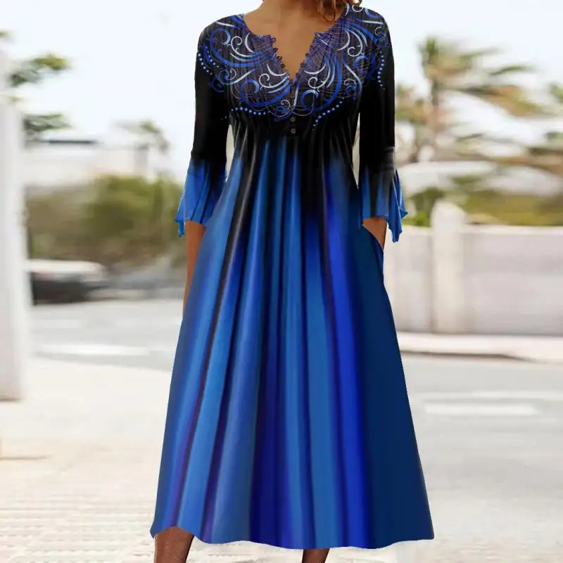 

Plus Size Women's 3/4 Sleeve V-neck Graphic Midi Dress