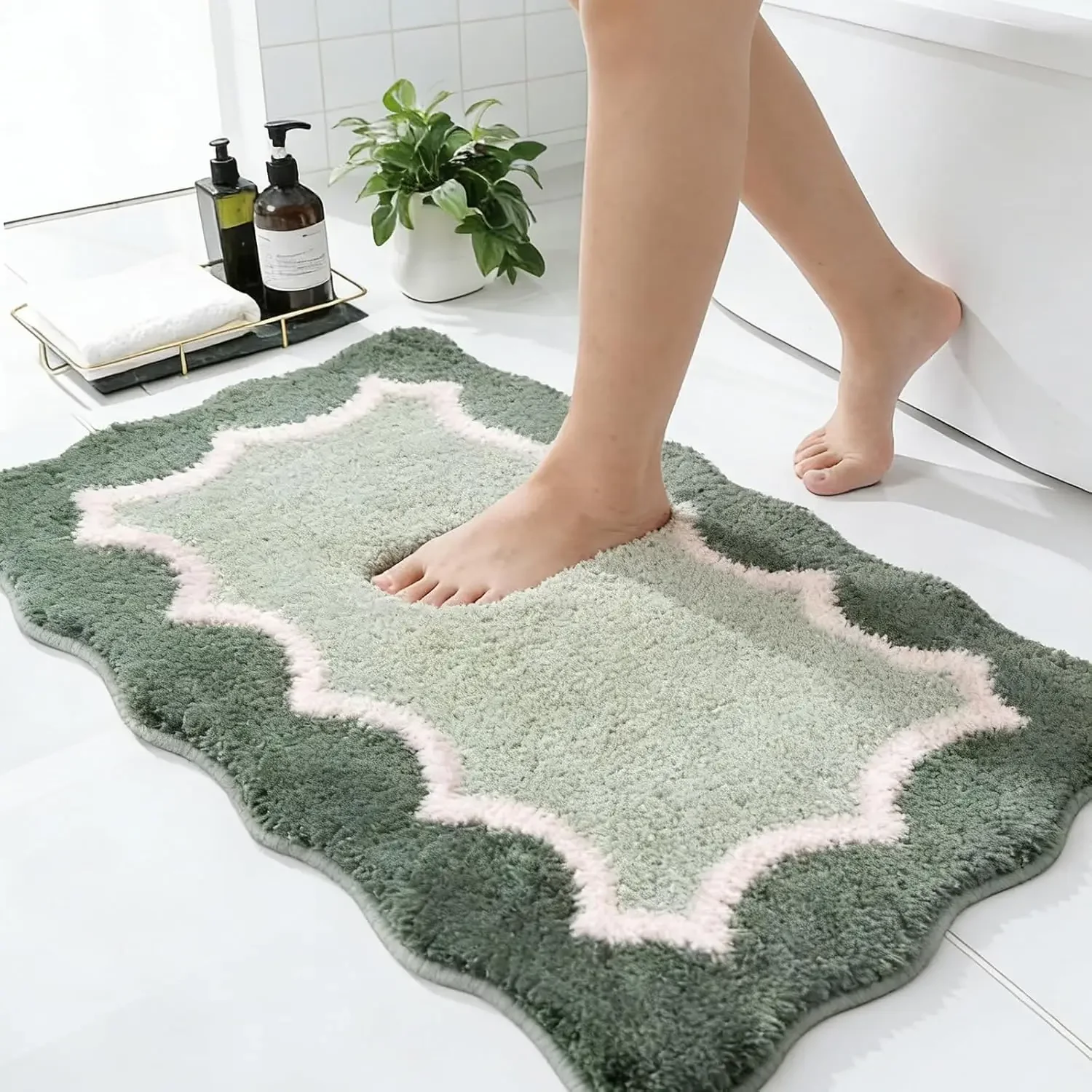 VIKAMA cartoon bath mat with cute face design, ultra-absorbent, non-slip, quick-dry rug.