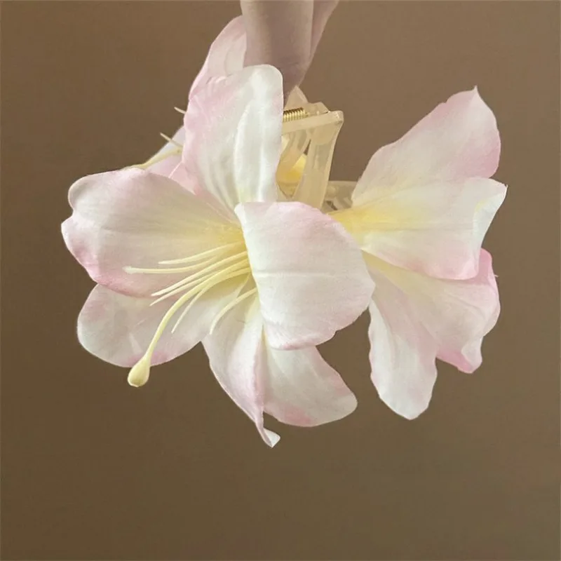 Super Fairy Künstliche Lilien-Haarspangen für Damen im Mori-Stil, Acryl-Haarklammern, Reise- und Party-Accessoires, Neu – Detail 7