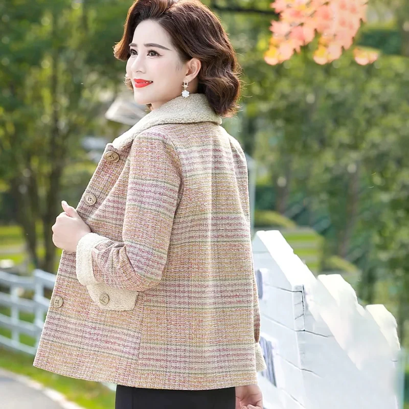 Middle-aged Mothers Wear Spring Autumn Coats, The New High-end Fashion Spring Coats For Middle-aged And Elderly Women.