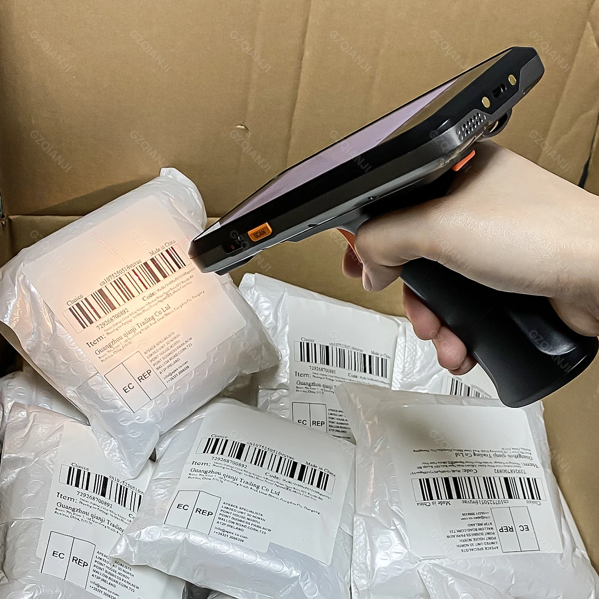 Handle PDA Android 13 Barcode Scanner 1D Laser 2D QR Code Reader Portable Data Collector Device with Handle Grip NFC 4+64GB